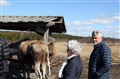 Kristina Nilsson och Åke P i älghagen.JPG